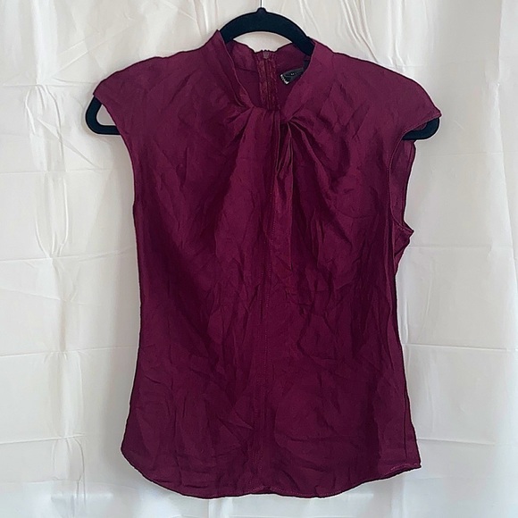 Max Studio Sleeveless Burgundy Top Size XS - Picture 1 of 4